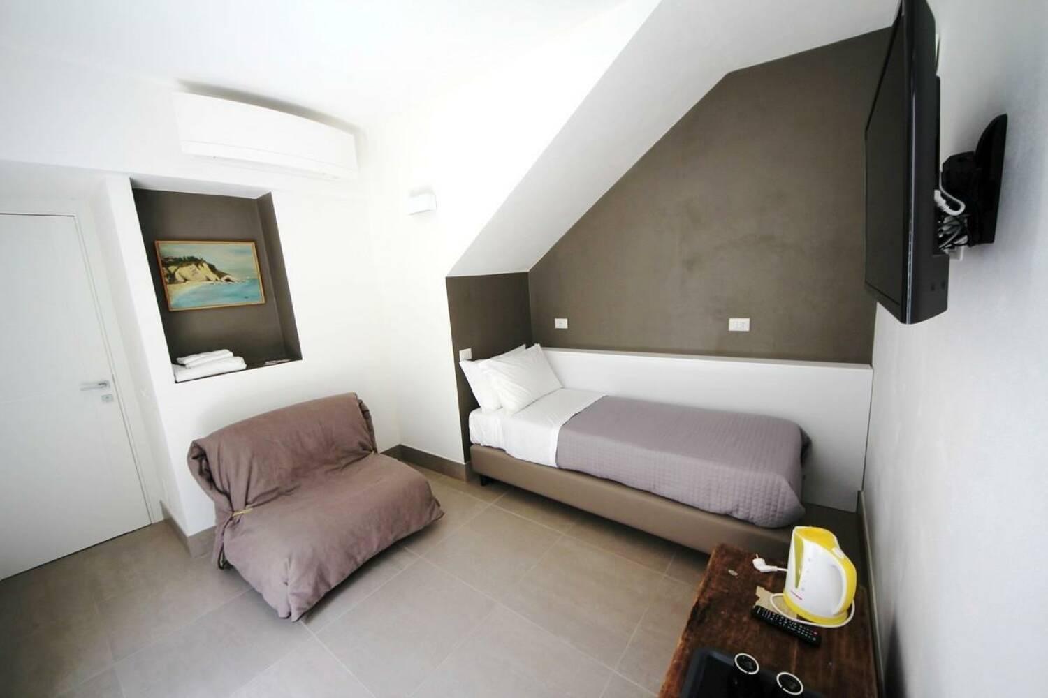 Ral 7039 Hotel Numana Exterior photo